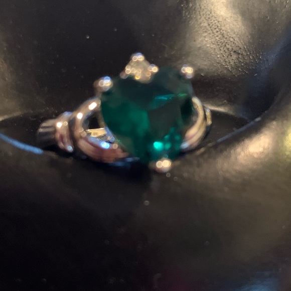 Genuine Green Topaz Claddagh Ring - Picture 2 of 6